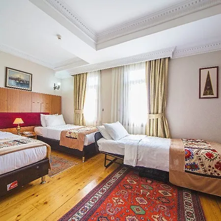 Hippodrome Hotel 3*